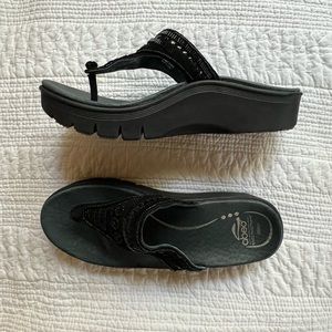 Abeo Mystic wedge platform flip flop size 10